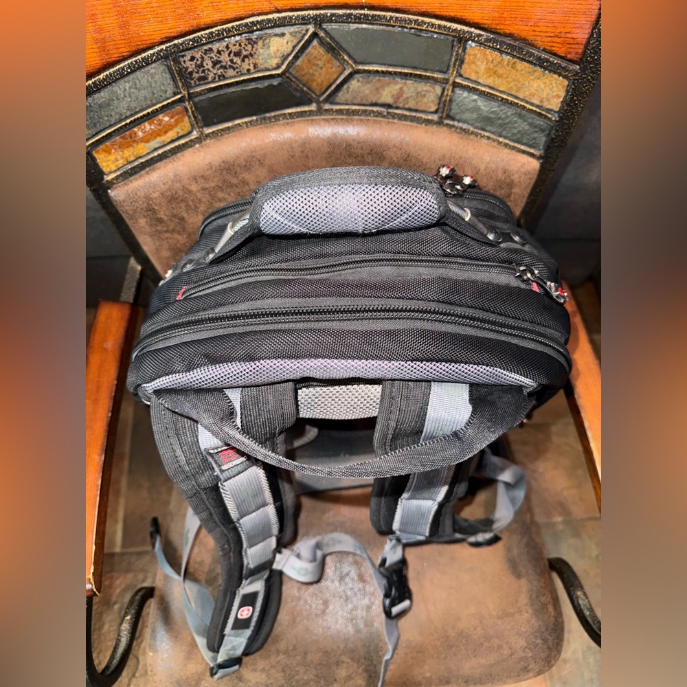 Swiss Gear Laptop Luggagee Carry On Backpack - Picture 6 of 14
